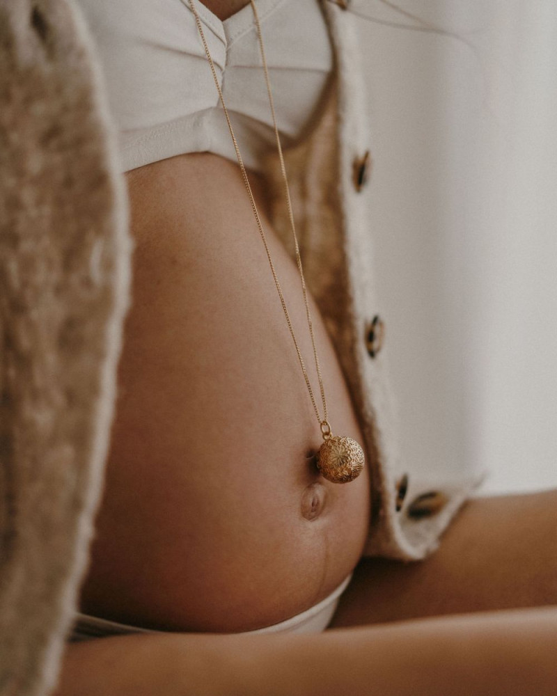 LACE Pregnancy necklace on chain