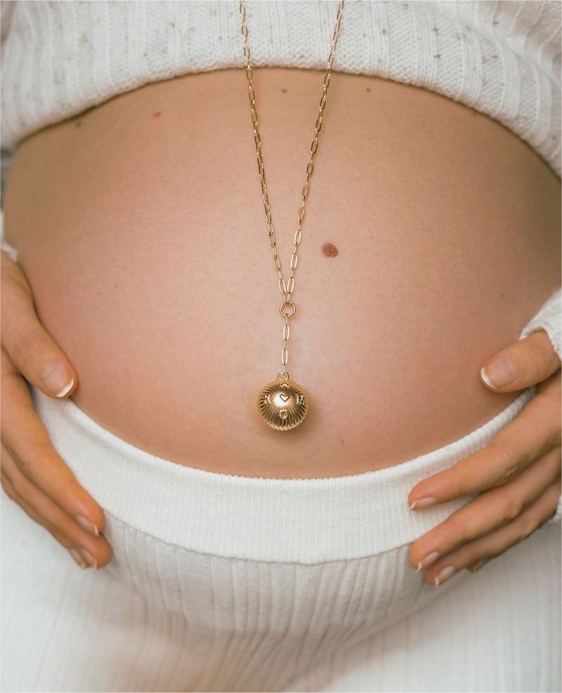 AMOR Pregnancy Necklace