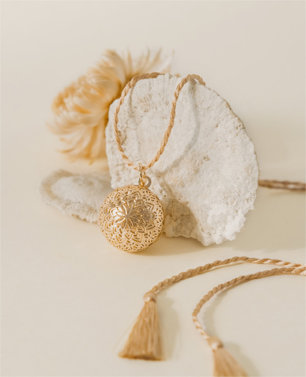 LACE Pregnancy necklace on Cord